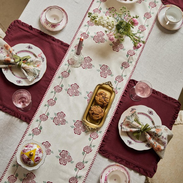 Rose Pattern Table Runner