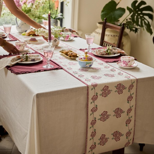 Rose Pattern Table Runner