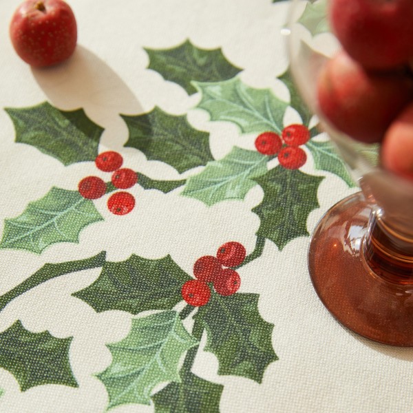 Table runner with Christmas holly pattern